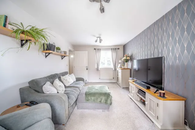 Photo 2 — Honeysuckle Close, Melksham