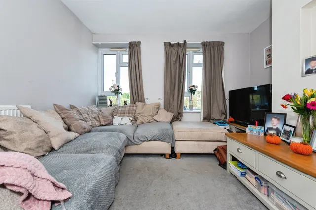 Cam Green, South Ockendon, RM15, photo 1