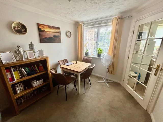 Station Road, Surrey Addlestone, KT15, photo 3
