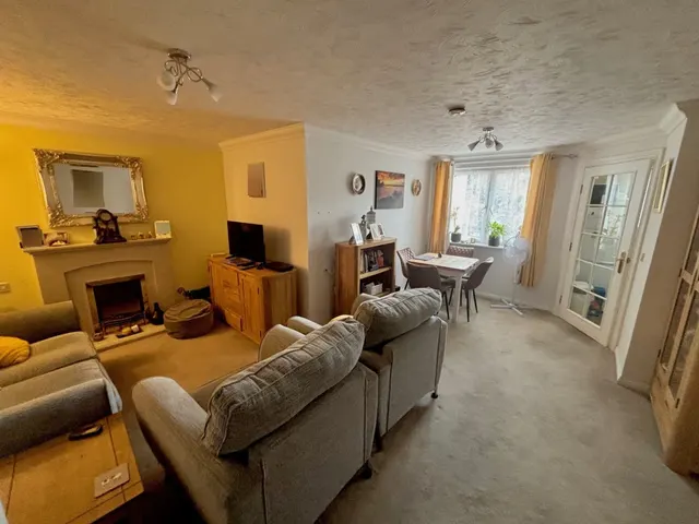 Station Road, Surrey Addlestone, KT15, photo 2