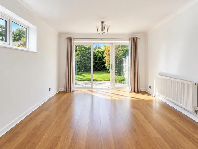 Handside Close, Worcester Park, KT4 8QG, photo 1