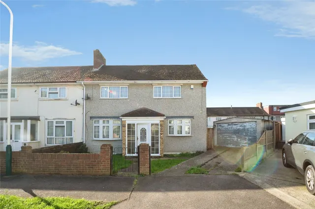 Renown Close, Romford, RM7, photo 1