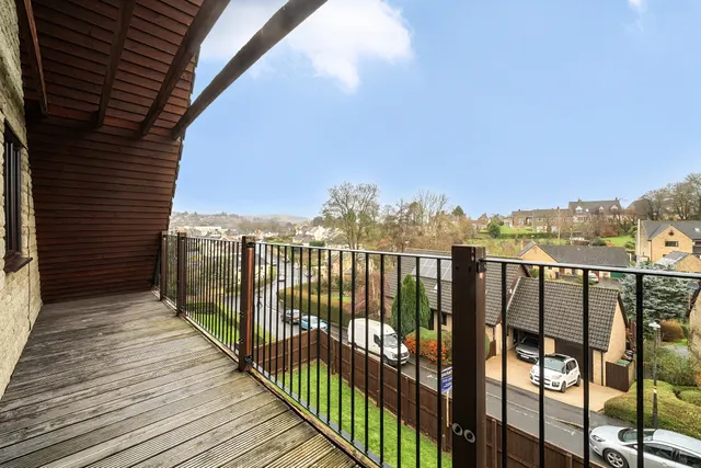 Photo 3 — Heazle Place, Stroud, GL5