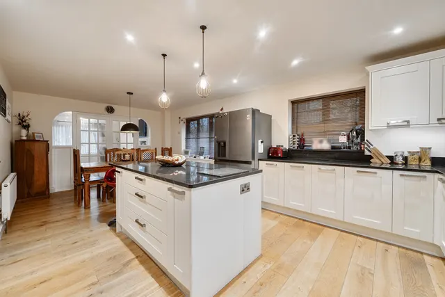 Photo 2 — Heazle Place, Stroud, GL5