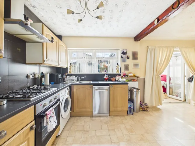 Molesworth Drive, Bristol, BS13, photo 2