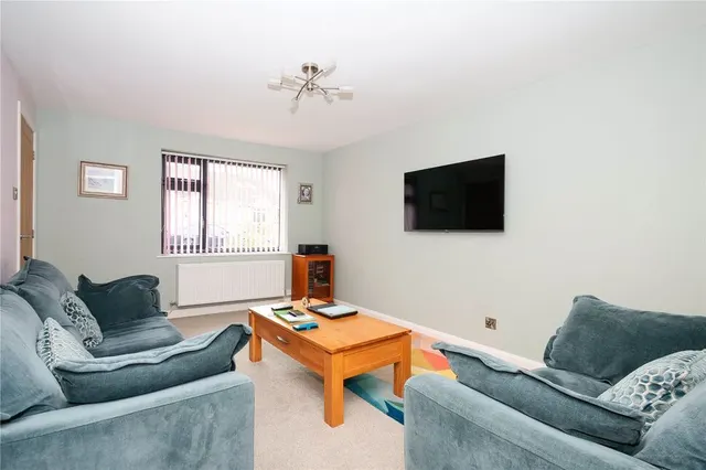 Barden Drive, Bingley, BD16, photo 2