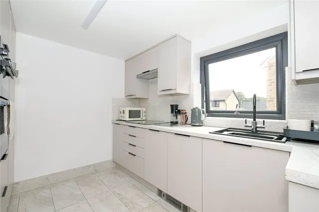 Barden Drive, Bingley, BD16, photo 3