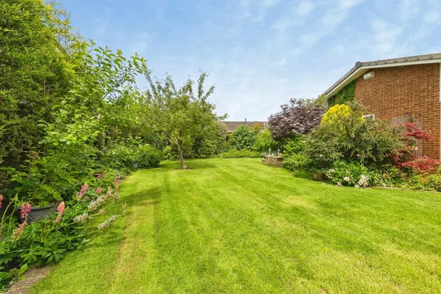 Photo 3 — Woodlands Drive, Yarm, TS15