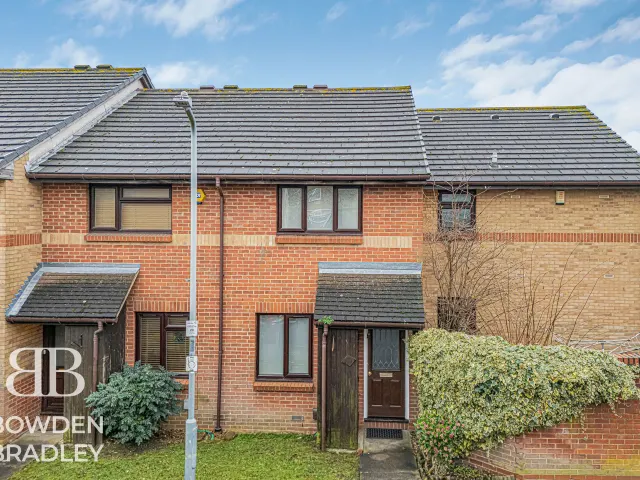 Bernards Close, Hainault, IG6, photo 1