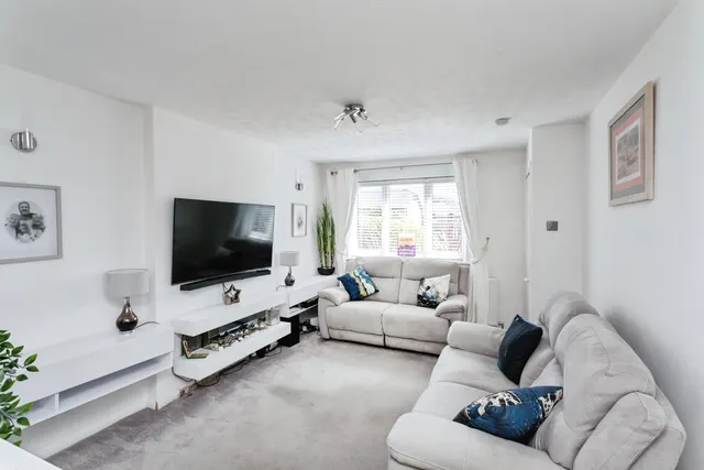 Photo 2 — Westwood Close, Great Holm, Milton Keynes