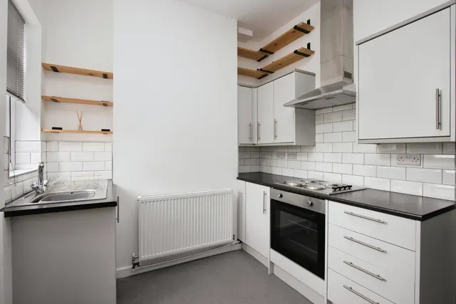 Newland Street, Wakefield, WF1, photo 3