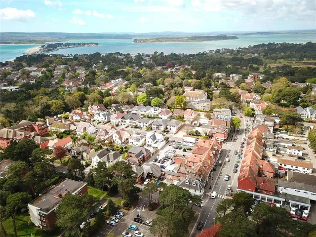 Photo 3 — De Mauley Road, Poole, Dorset, BH13 7HN