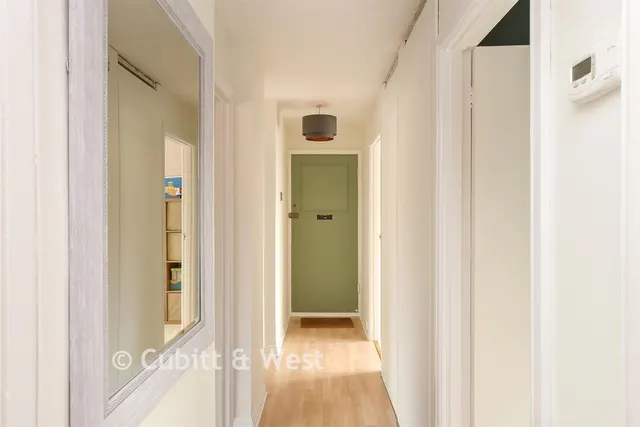 Ridgeway Road, Redhill, RH1, photo 3