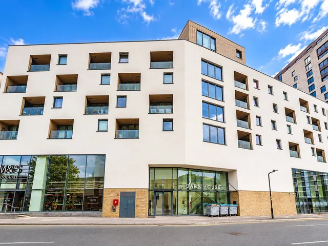 Capital Way, Colindale, NW9, photo 1