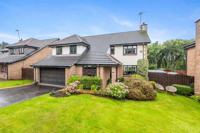 5 bedroom house — 18 Sherbrooke Gardens, Pollokshields, G41 4HU
