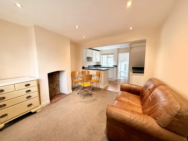 Harvest Road, Englefield GreenSurrey Egham, TW20, photo 2