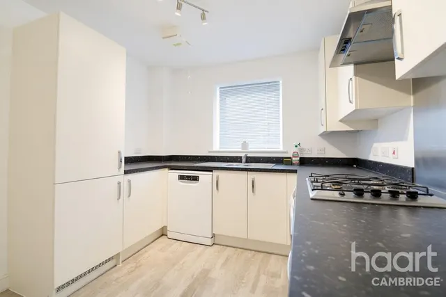 Warren Way, CB24, photo 3