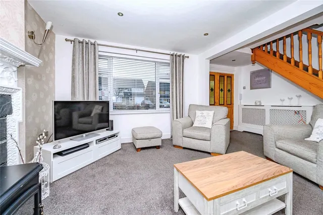 Photo 3 — Buckwood Avenue, Dunstable, Bedfordshire, LU5