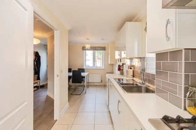 Silent Garden Road, Liphook, GU30, photo 3