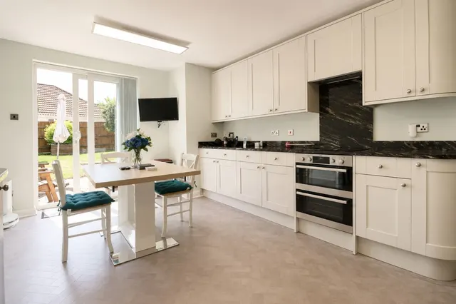Hawes Lane, West Wickham, BR4, photo 3