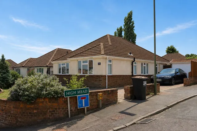 Hawes Lane, West Wickham, BR4, photo 1