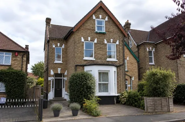 2 bedroom flat, Langley Road, Beckenham, BR3