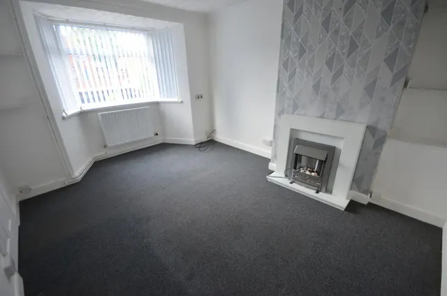 Castleford Avenue, Grimsby, DN34, photo 2