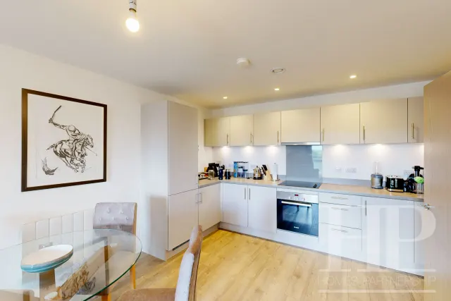 Ifield Road, Crawley, RH11, photo 3