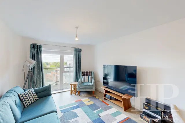 Ifield Road, Crawley, RH11, photo 2