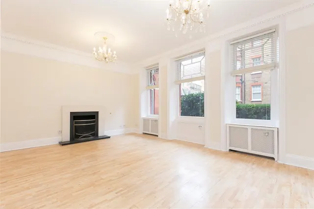 Wynnstay Gardens, London, W8, photo 2