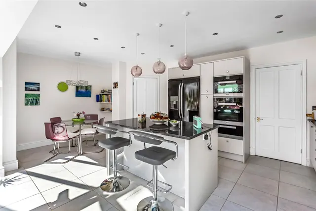Grenehurst Park, Capel, RH5, photo 3
