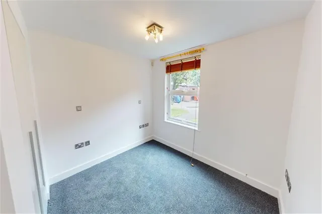 Connaught Place, Loughton, IG10, photo 2
