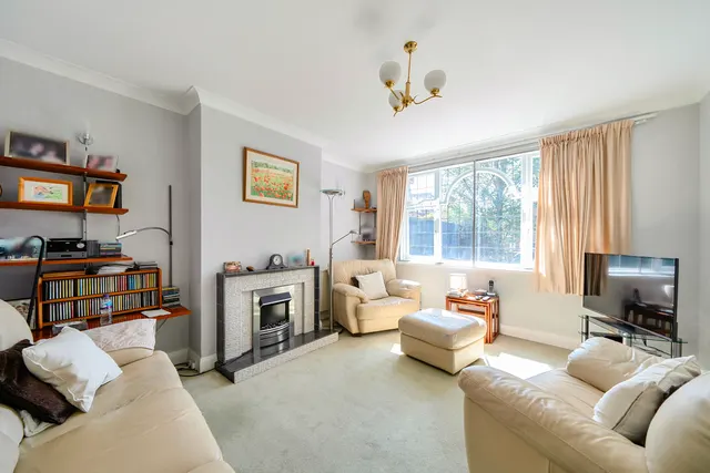 Photo 3 — Uxbridge Road, Pinner
