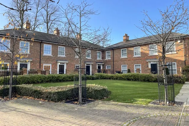Monachus Row, Hartley Wintney, Hook, Hampshire, RG27 8DA, photo 1