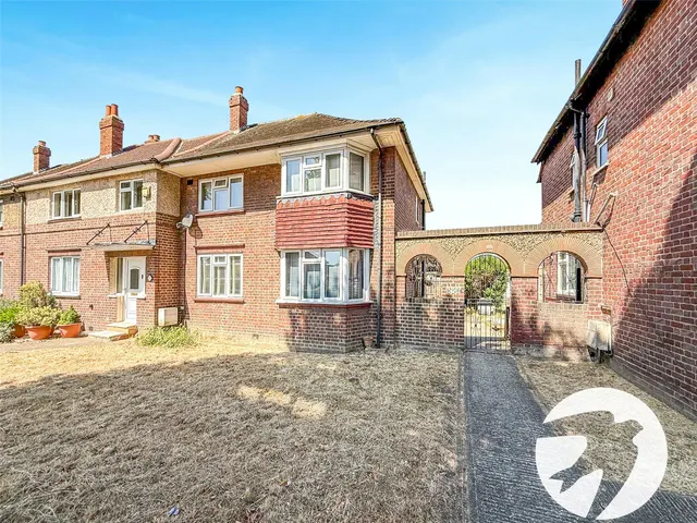 Westhorne Avenue, London, SE9, photo 1