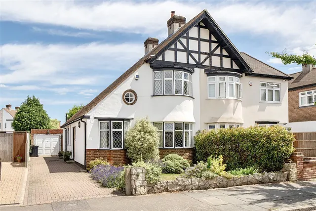 The Fairway, Bromley, BR1, photo 1