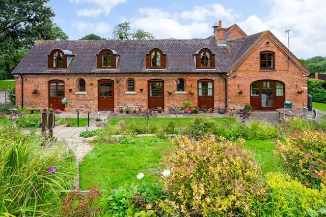 Bondend Road, Upton St. Leonards, Glo..., photo 1