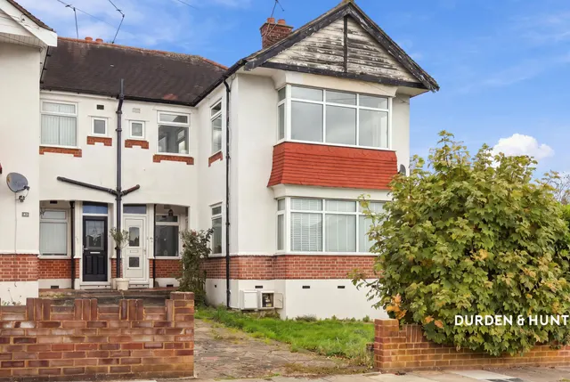 Tudor Drive, Romford, RM2, photo 1