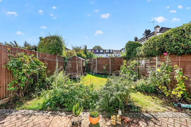 Photo 3 — Elsrick Avenue, Morden