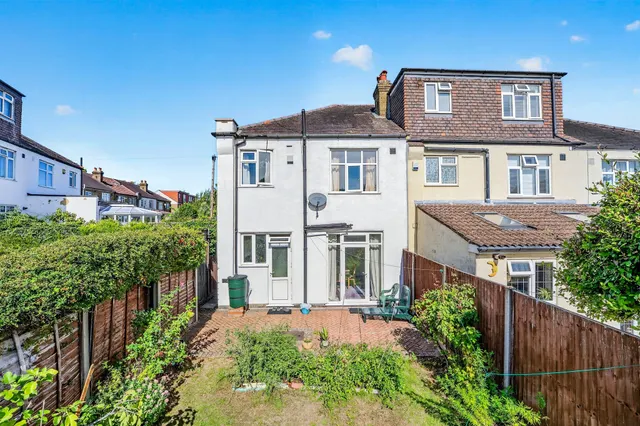 Photo 2 — Elsrick Avenue, Morden