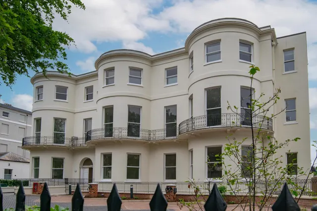 Apartment 1, Sandford Park House 39-41 London Road, Cheltenham, GL52 6HE, photo 1