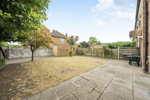 Photo 2 — Porcupine Close, SE9