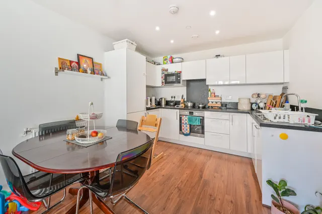 22 Kingfisher Heights, 2 Bramwell Way, London, photo 1