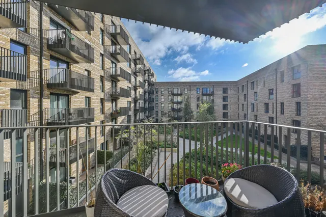 Photo 3 — 22 Kingfisher Heights, 2 Bramwell Way, London