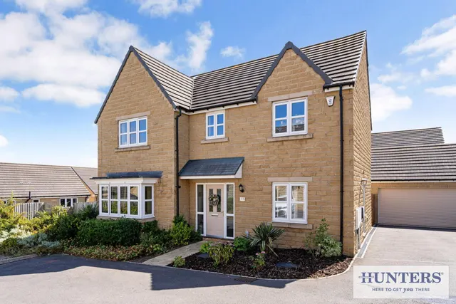 Brompton Drive, Bradford, photo 1