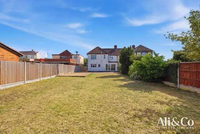 Photo 2 — Wood View, Grays, Essex, RM16 2WJ