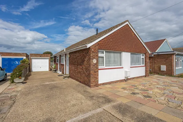Queen Berthas Avenue, Birchington, CT7, photo 1