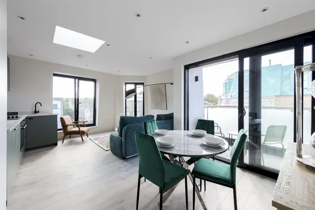 Norwood Road, London, photo 1