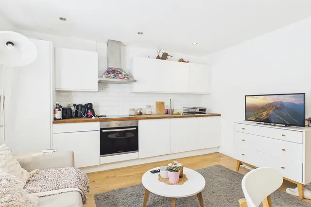 London, SW16 3PX, photo 1