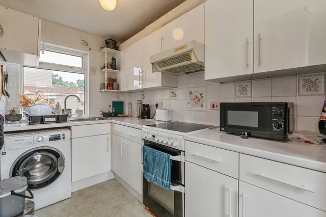 Photo 3 — Brecon Close, Pitsea, Basildon, Essex, SS13